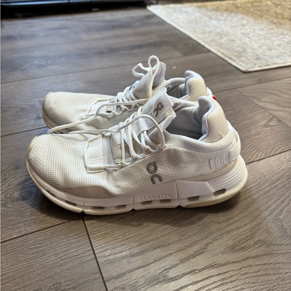 womens white oncloud nova